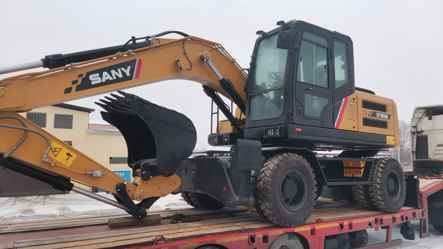 экскаватор колесный sany sy165w с аутригерами Колесные экскаваторы Sany