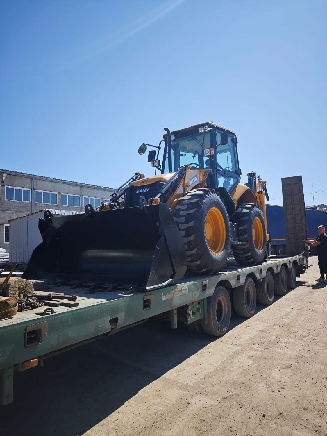 равноколесный экскаватор погрузчик sany bhl 105 Экскаваторы погрузчики Sany