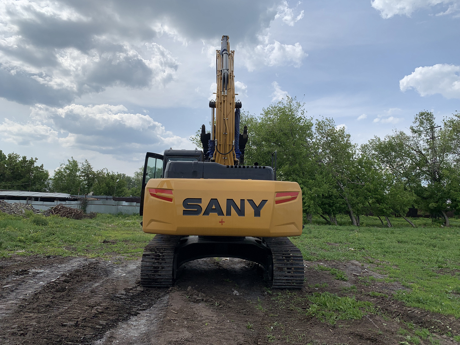 экскаватор гусеничный sany sy245h Гусеничные экскаваторы Sany