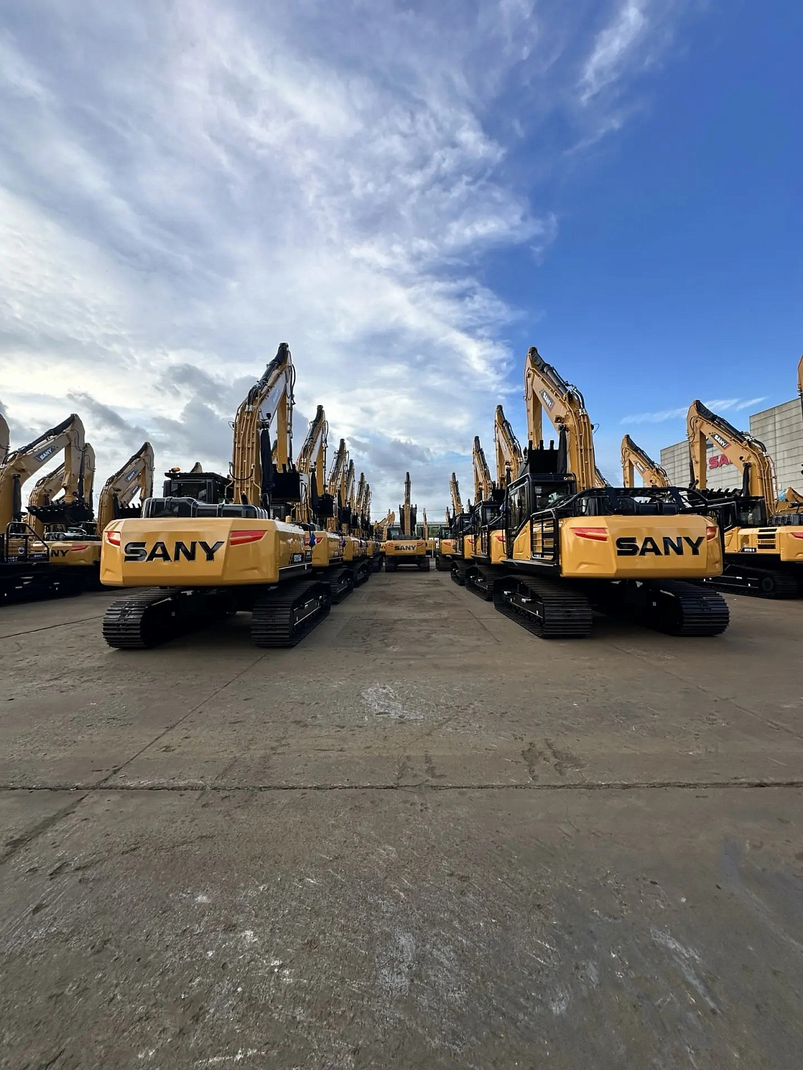Сертификат официального дилера SANY 2026