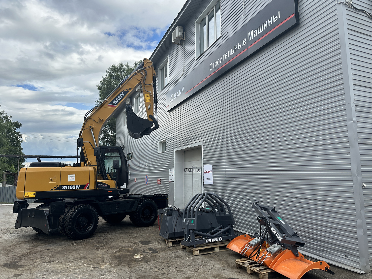 экскаватор колесный sany sy165w с аутригерами Колесные экскаваторы Sany