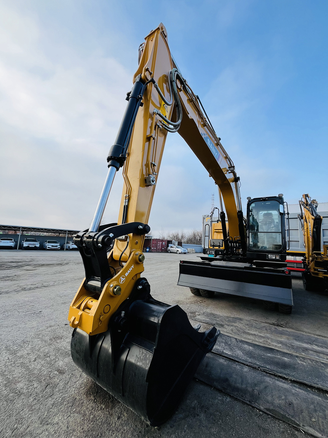 экскаватор колесный sany sy185w с аутригерами и отвалом Колесные экскаваторы Sany