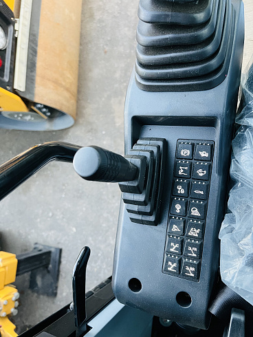 экскаватор колесный sany sy185w с аутригерами и отвалом Колесные экскаваторы Sany