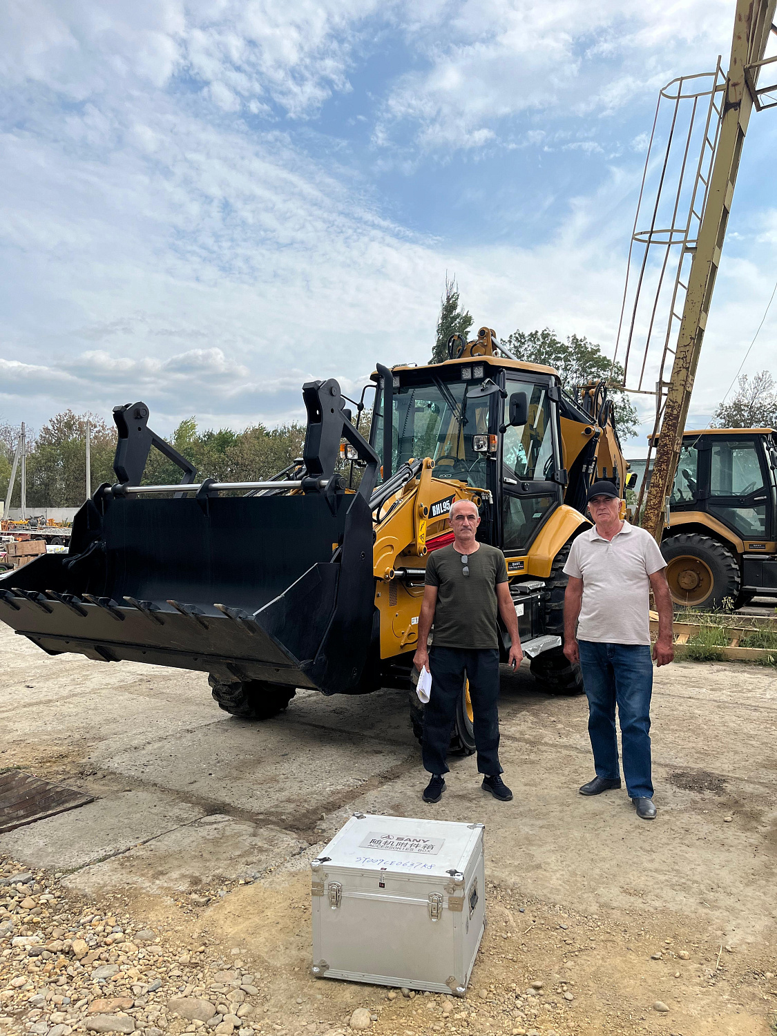экскаватор погрузчик sany bhl 95 Экскаваторы погрузчики Sany