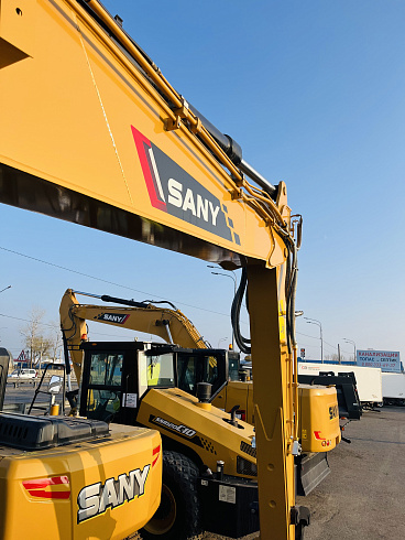 экскаватор колесный sany sy185w с аутригерами и отвалом Колесные экскаваторы Sany