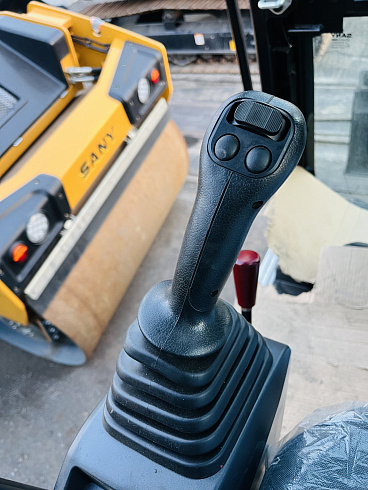 экскаватор колесный sany sy185w с аутригерами и отвалом Колесные экскаваторы Sany